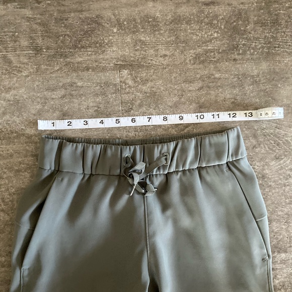 Lululemon On The Fly 7/8 - Size 2 Woven - Picture 3 of 6